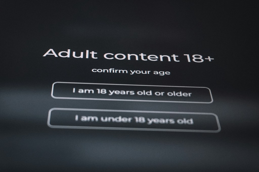 Streaming freedom with IPTV X Hub — no commitment, available coast to coast in Canada